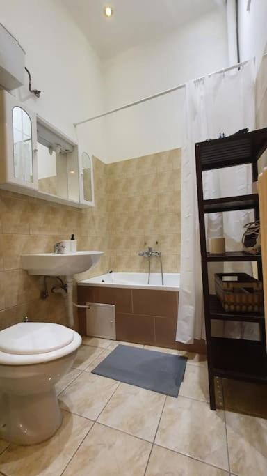 Wesseleny Apartment Near Synagogue With Ac After Renovation Budapesta Exterior foto